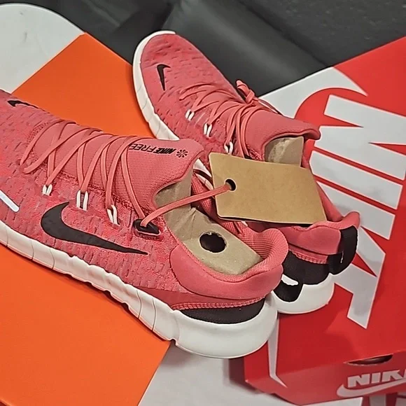 Nike sneakers - Picture 2 of 4